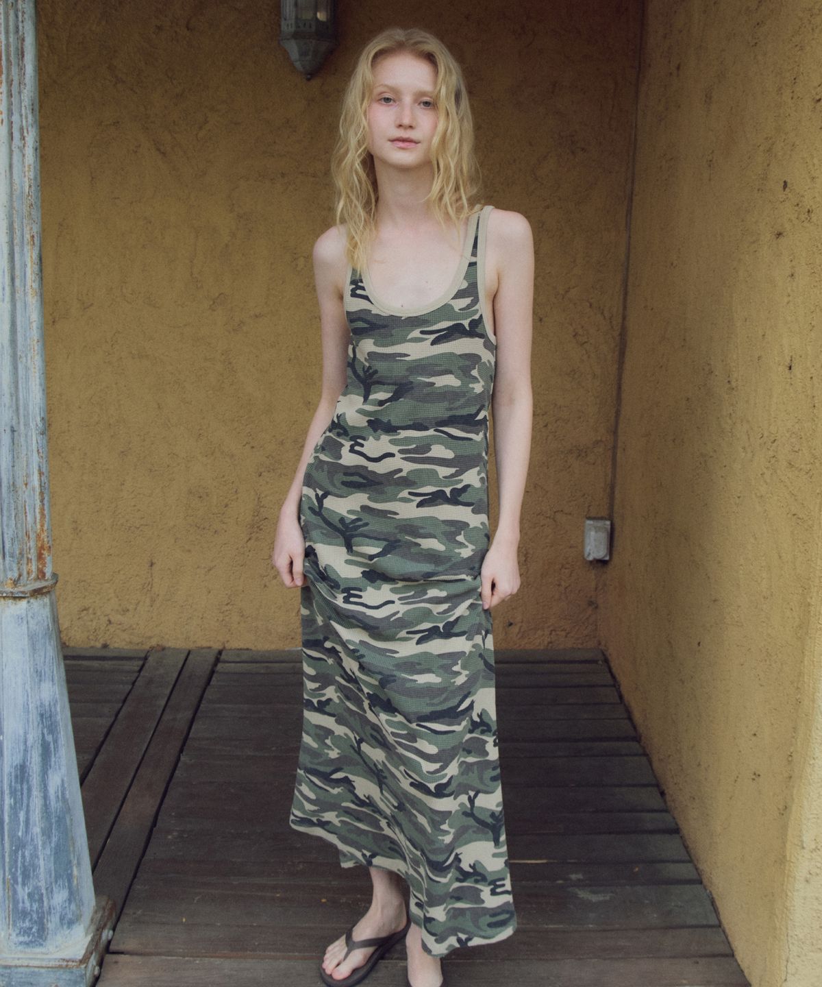 씨타(CITTA) Vintage Camo Flare Maxi Dress_CTOP718(Beige)