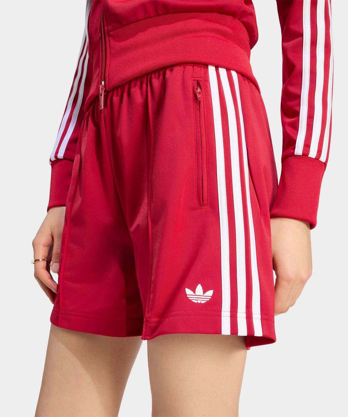 아디다스(ADIDAS) 파이어버드 클래식 숏 팬츠 - 레드:화이트 / KS4791