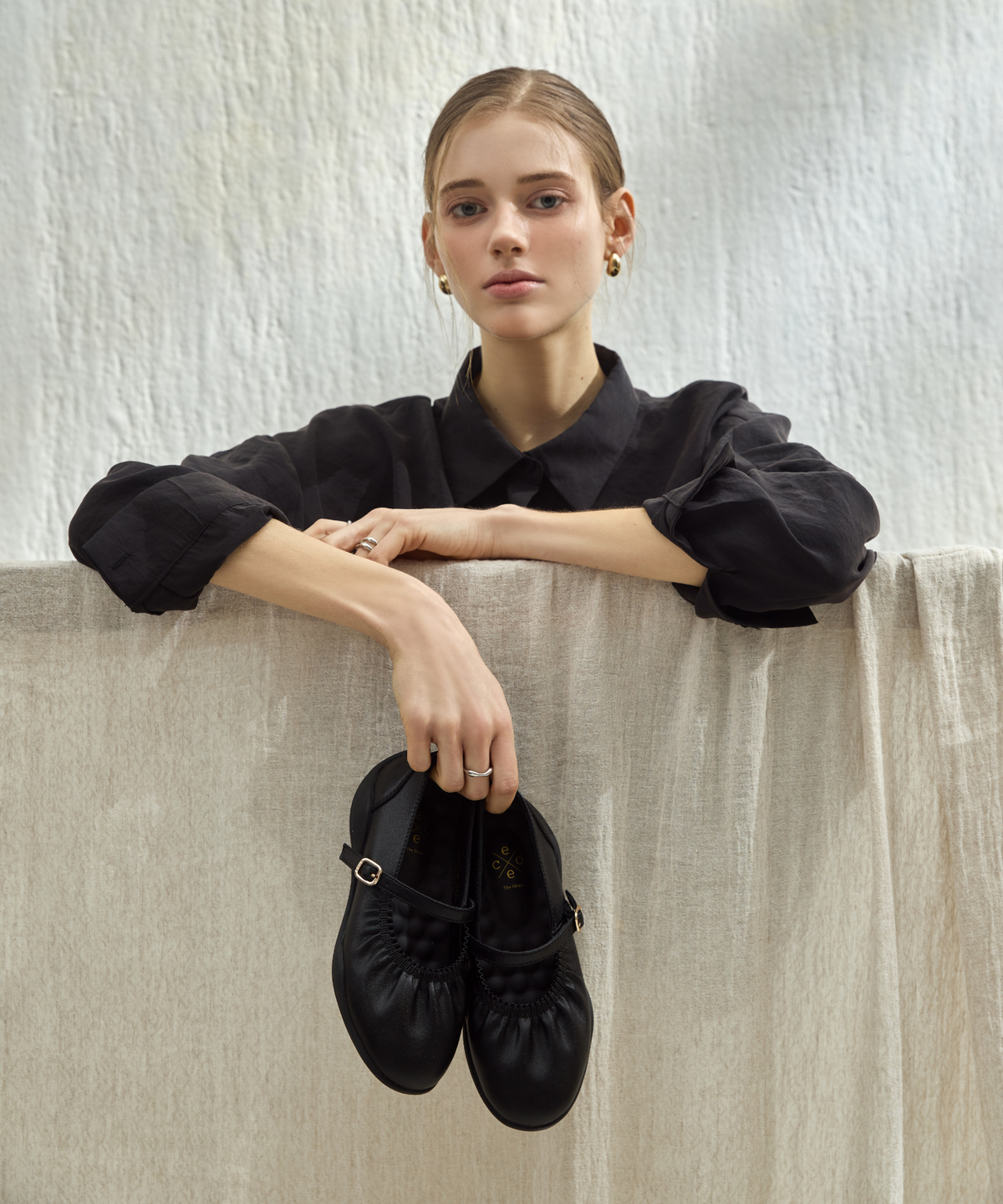 에코에(ECOE) 26 e.c.o.e Origin Classic MaryJane Loafer - deep black