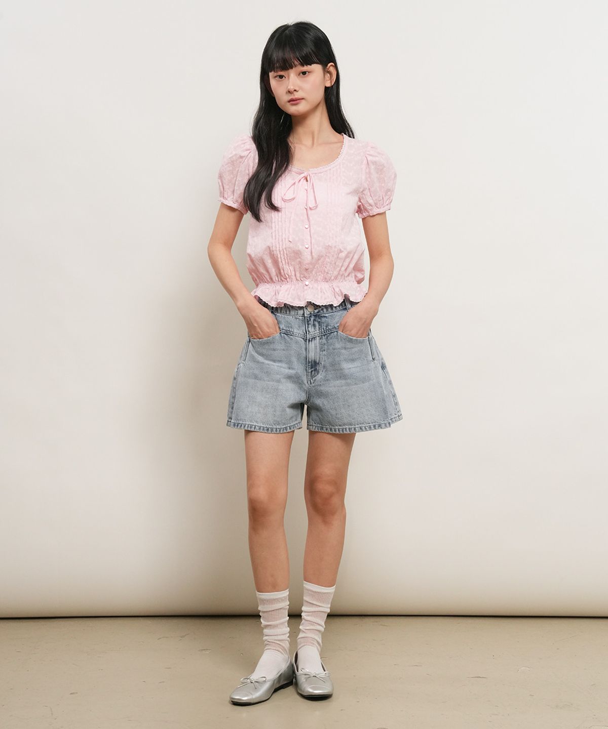 제너럴아이디어(GENERALIDEA) 원턱 와이드 데님 쇼츠 [LIGHT BLUE] / GF2LHP522