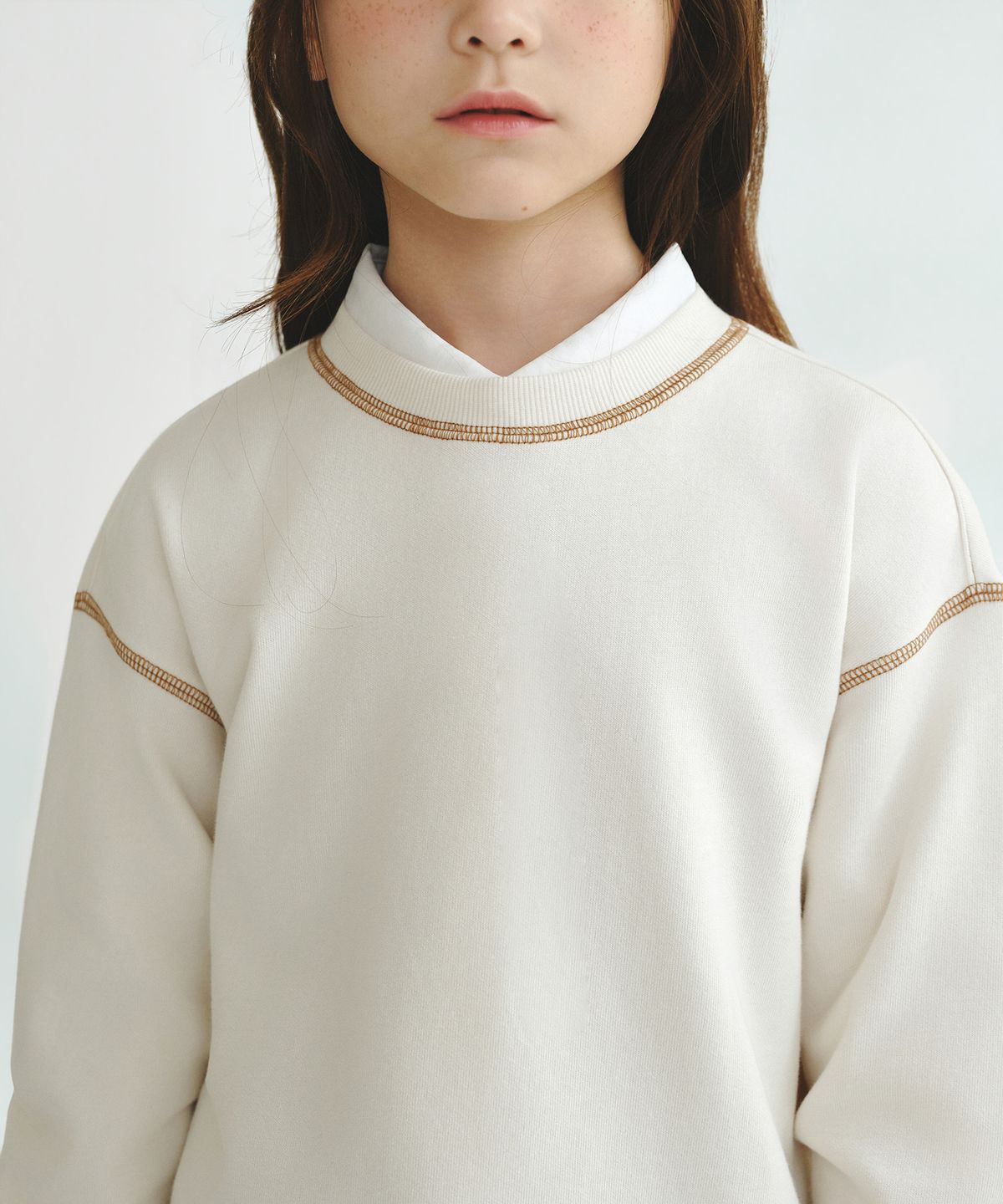 무신사 스탠다드 키즈(MUSINSA STANDARD KIDS) 콘트라스트 커버 스티치 스웨트셔츠 [크림]