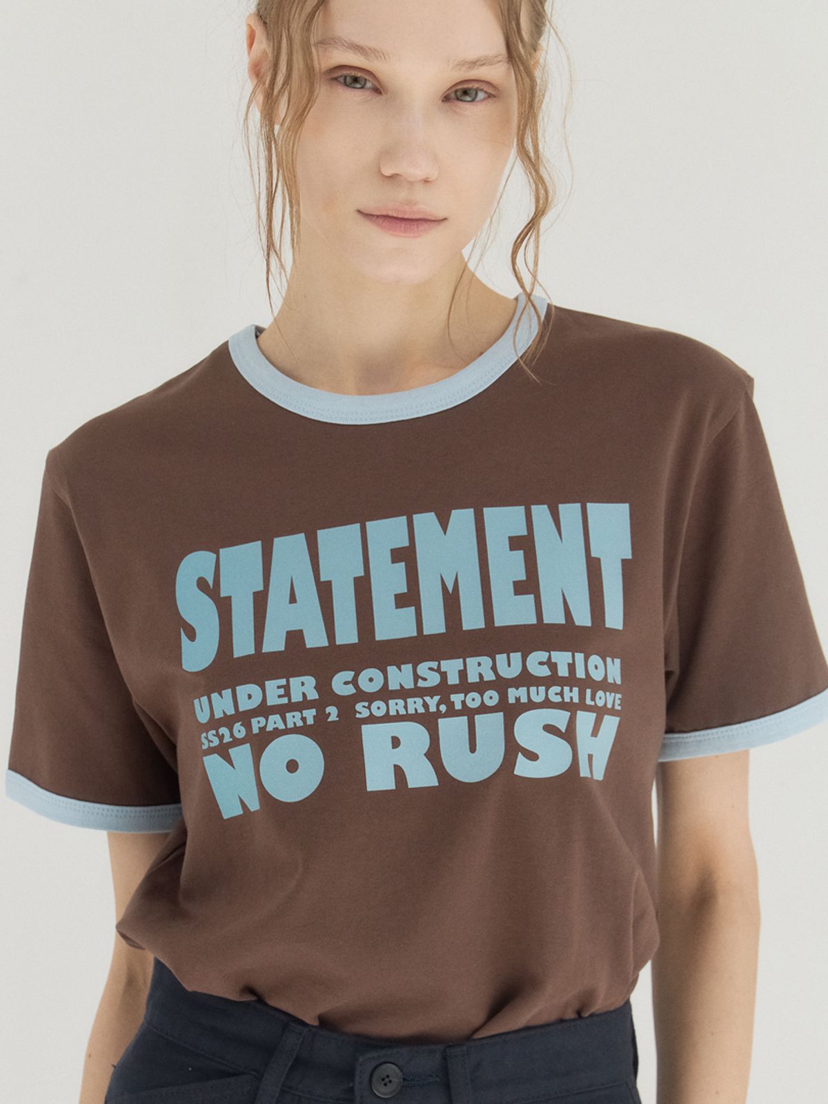 쏘리, 투 머치 러브(SORRY, TOO MUCH LOVE) No Rush Club Ringer Tee_Brown