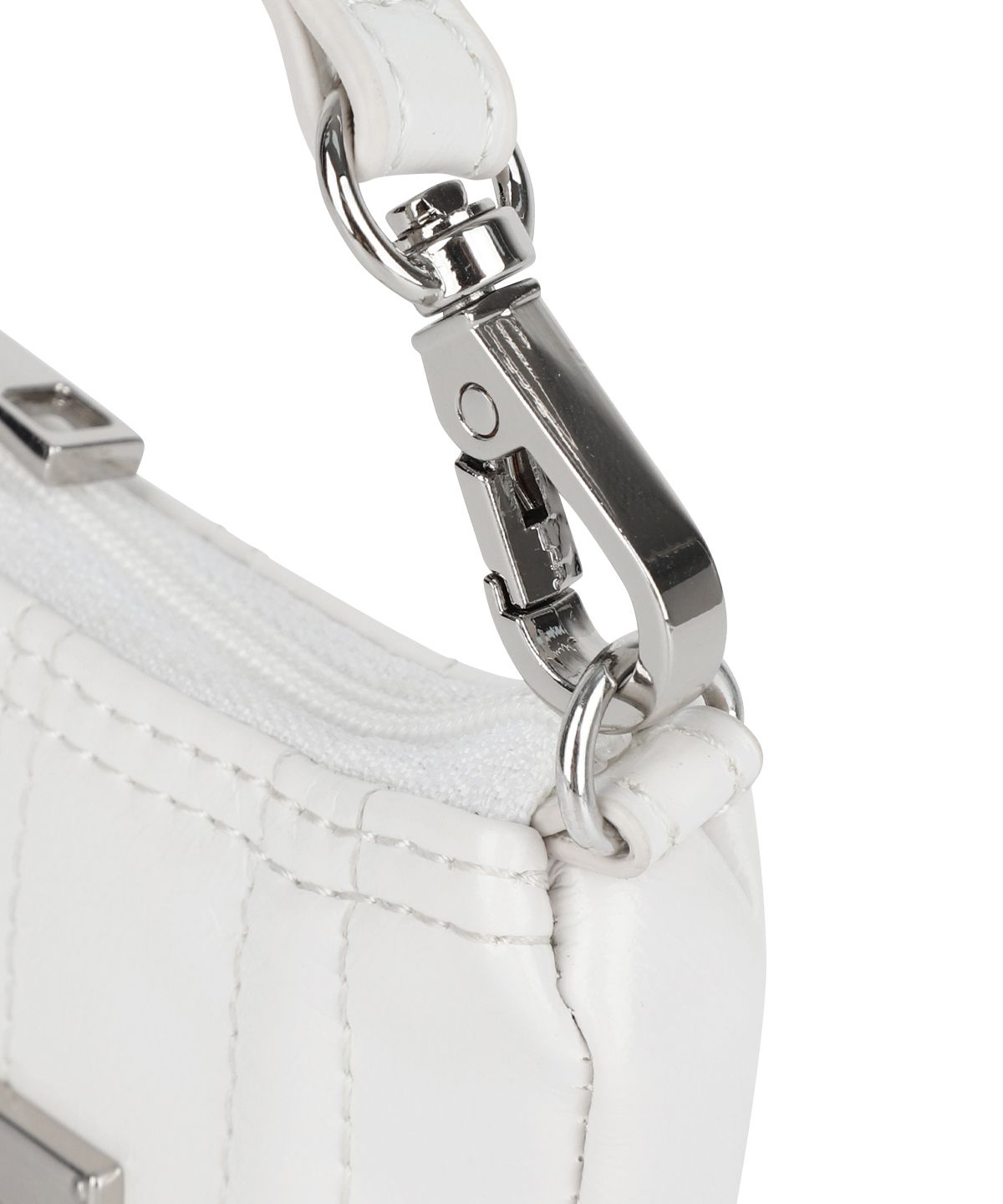 마뗑킴(MATIN KIM) HALF SHIRRING RIBBON CHARM IN IVORY