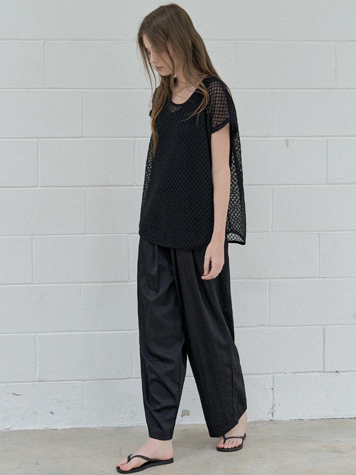 아방(AVANT-G) Poncho Oversized Knit - BLACK