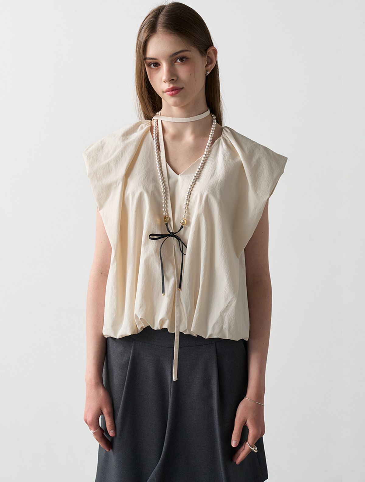 르이엘(LE YIEL) Shirring Volume Blouse_Ivory 셔링 볼륨 블라우스_아이보리
