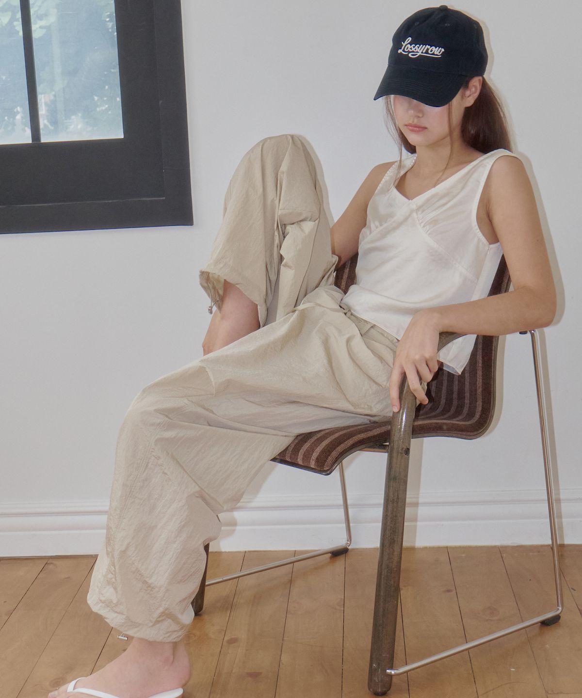 로시로우(LOSSYROW) Grid Nylon Track Pants Beige