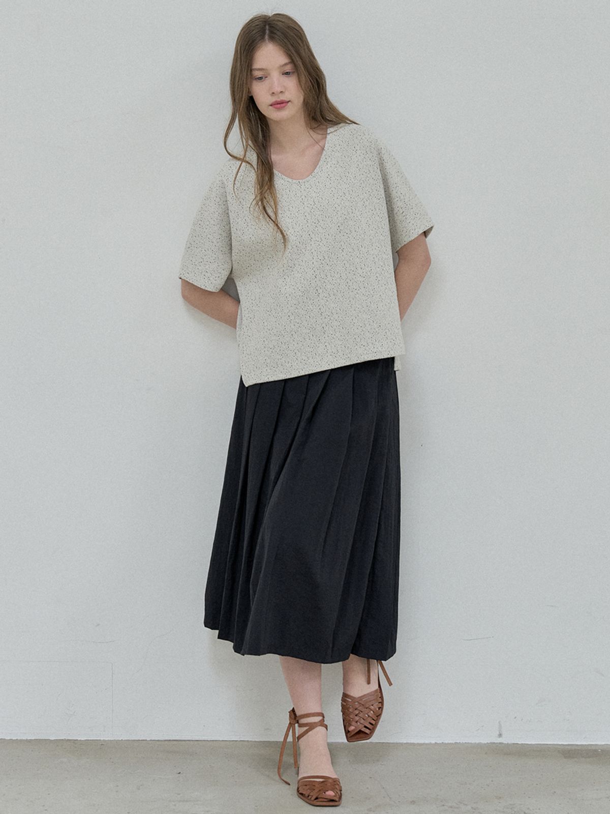 아방(AVANT-G) Small Dot Cap Sleeve T-shirt - IVORY