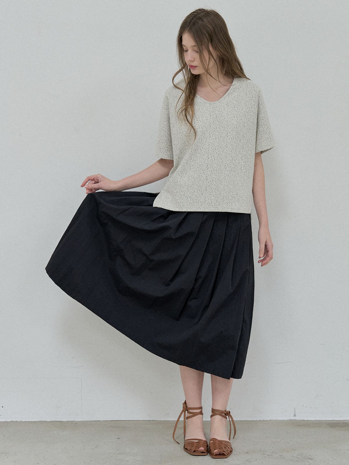 아방(AVANT-G) Small Dot Cap Sleeve T-shirt - IVORY