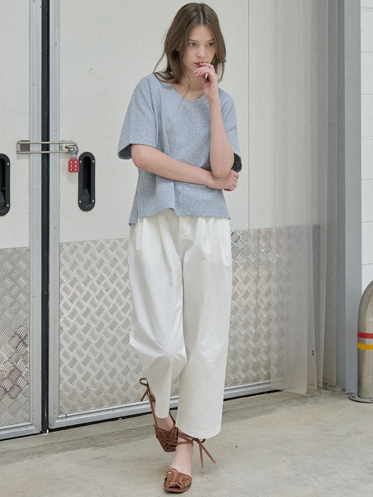아방(AVANT-G) Small Dot Cap Sleeve T-shirt - BLUE