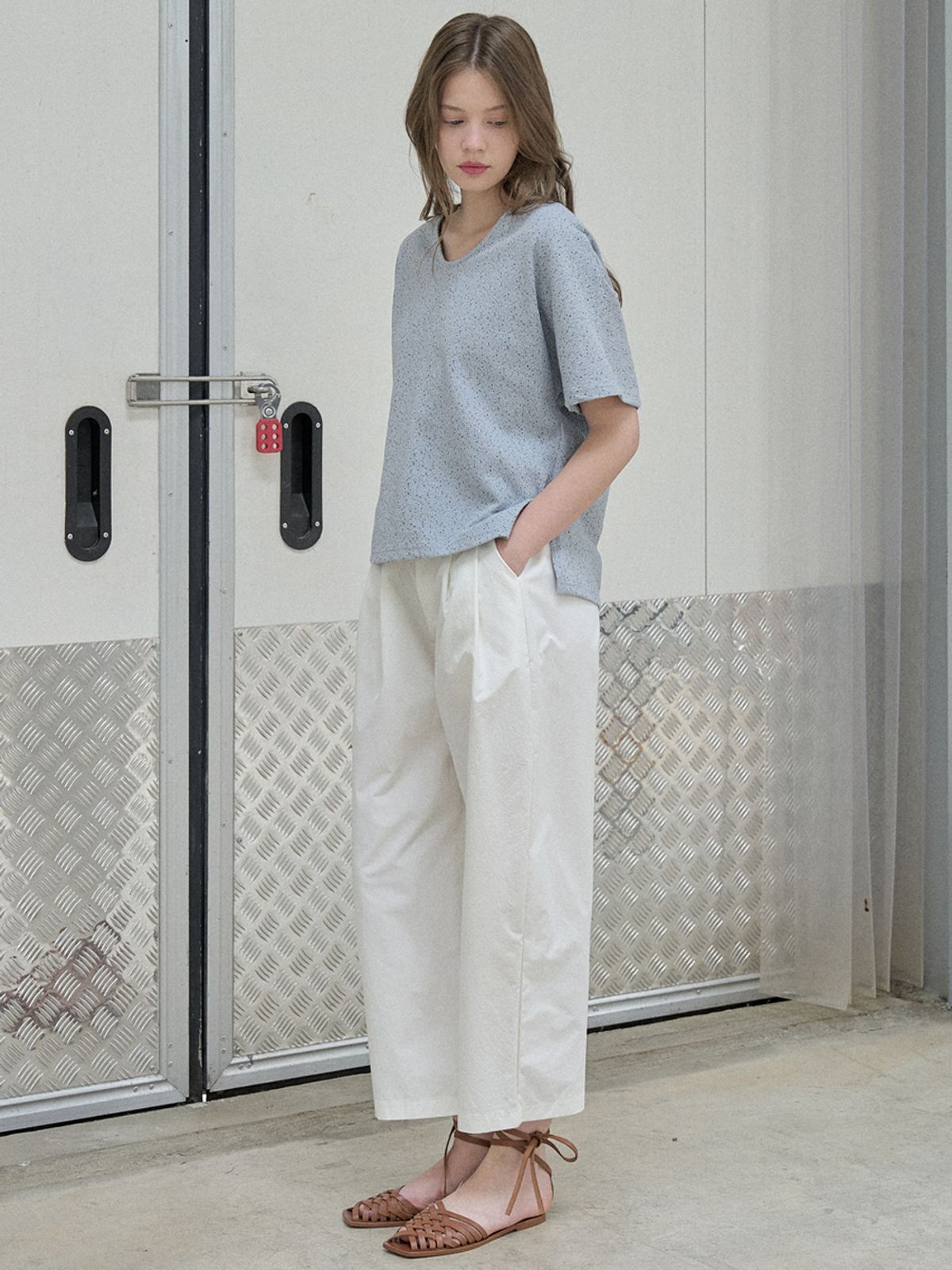 아방(AVANT-G) Small Dot Cap Sleeve T-shirt - BLUE
