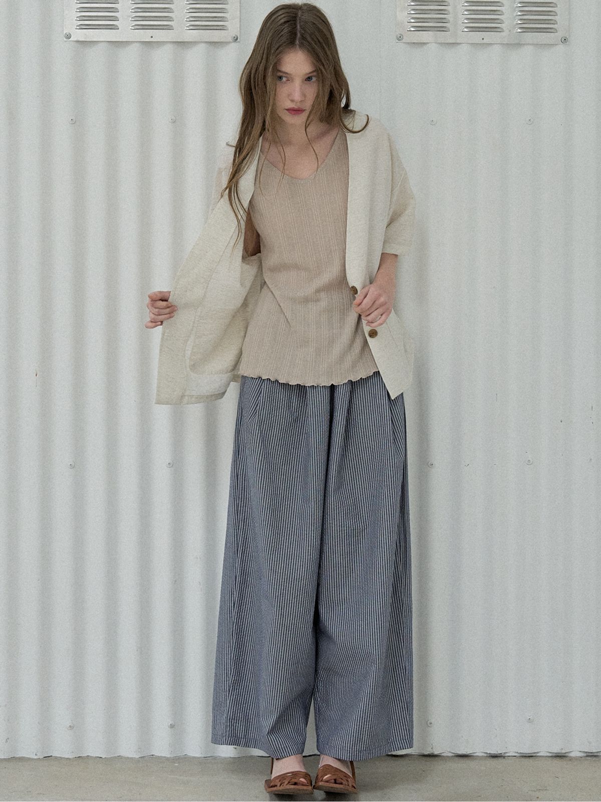 아방(AVANT-G) Knit Sleeveless Top - BEIGE