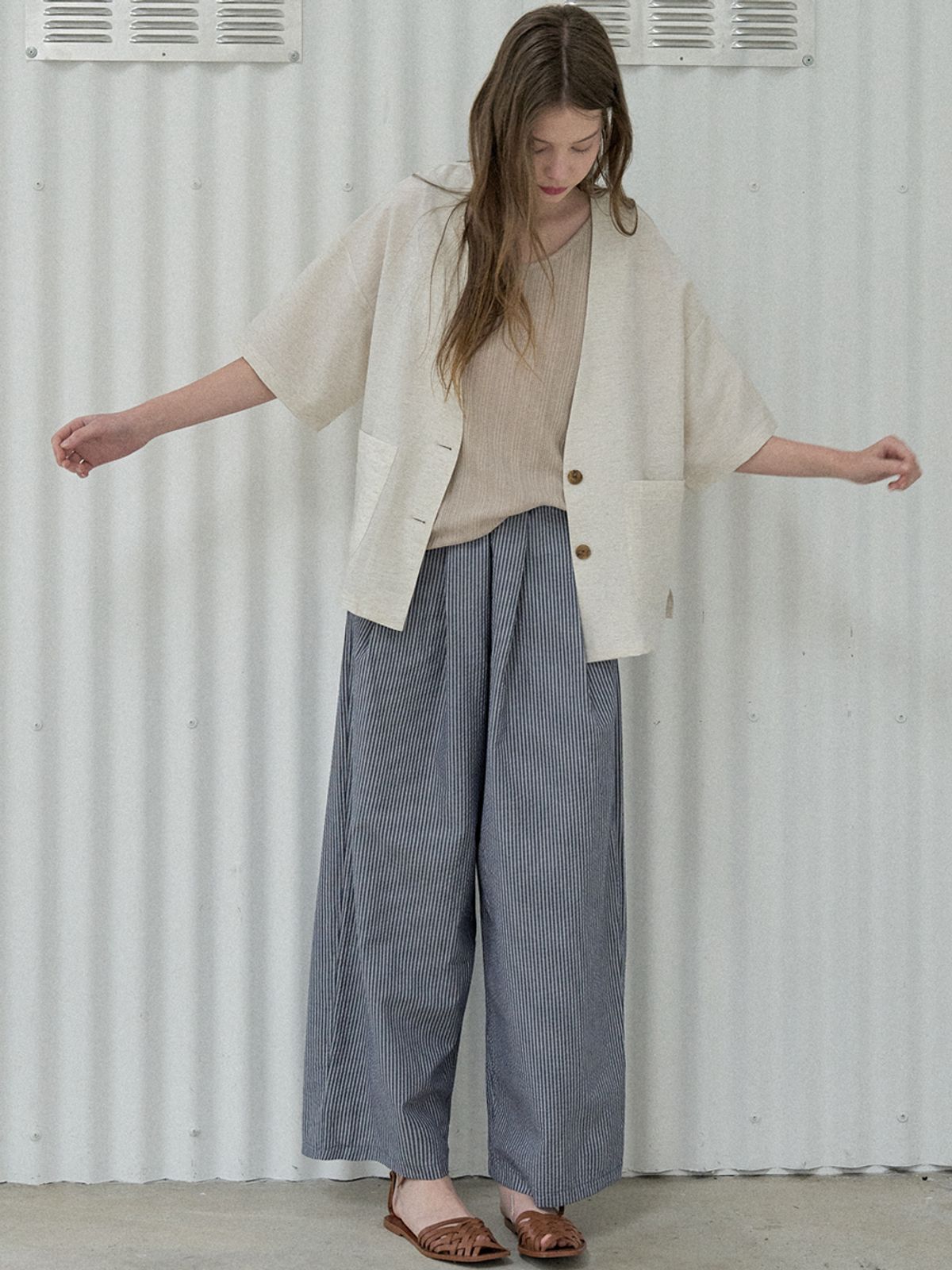 아방(AVANT-G) Knit Sleeveless Top - BEIGE