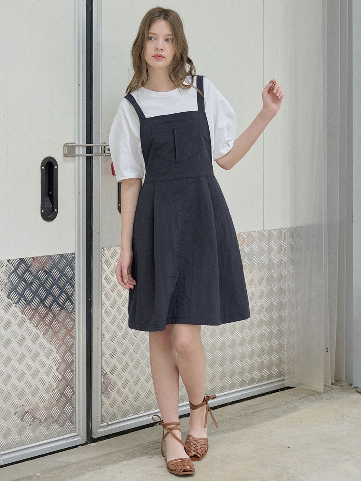아방(AVANT-G) Suspender Nylon midi dress - NAVY