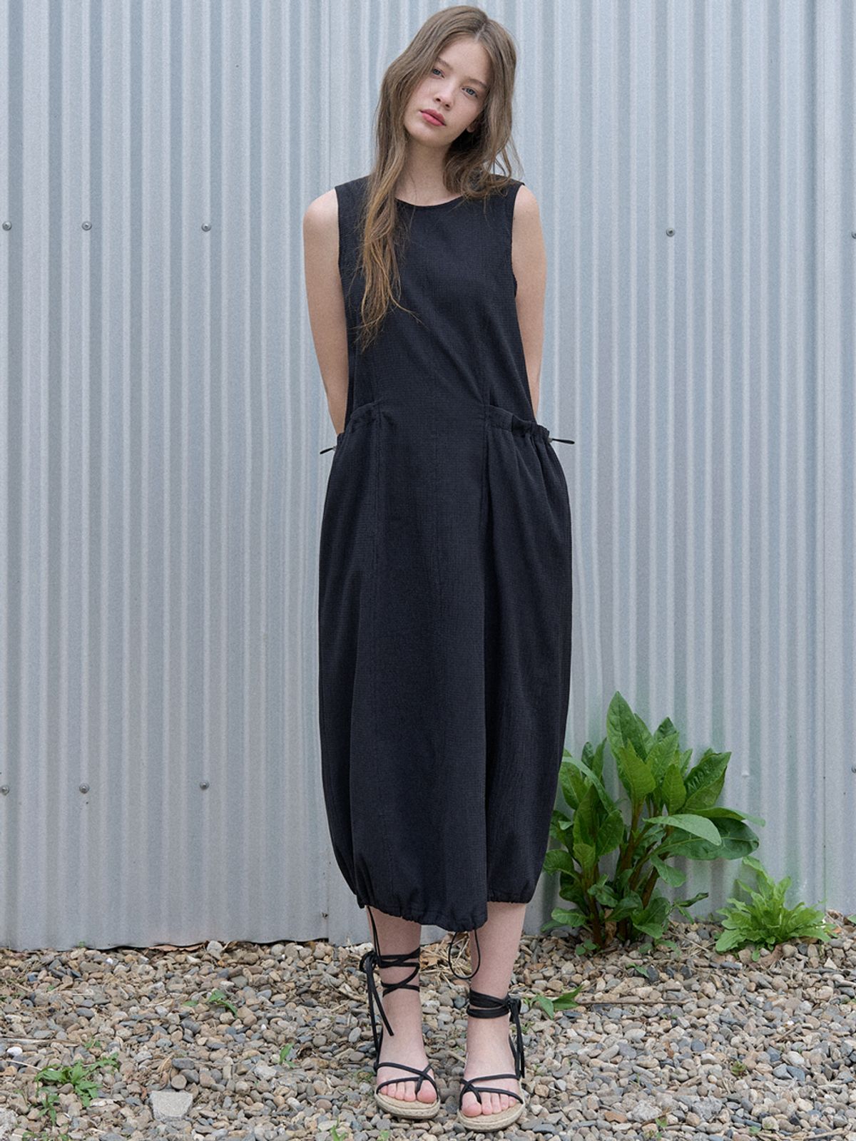 아방(AVANT-G) Seersucker Sleeveless Long Dress - BLACK