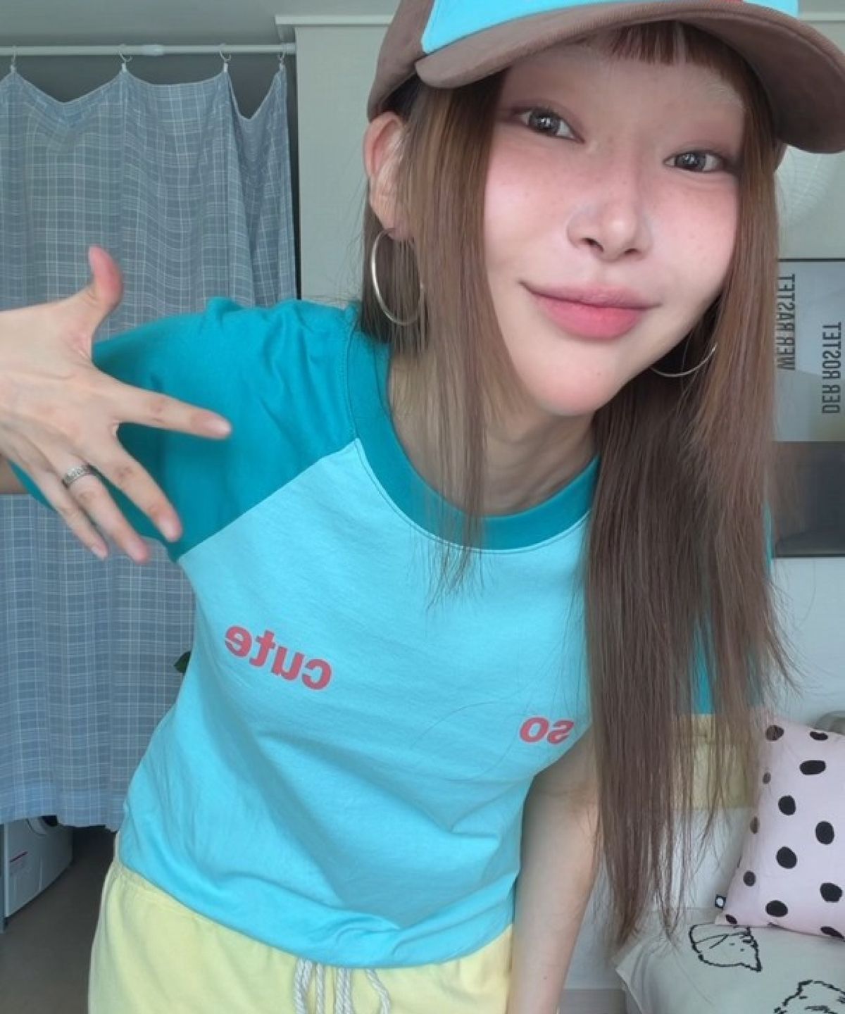 키코지(KIKOZY) 쏘 큐트 래글런 티셔츠 더콰이즈