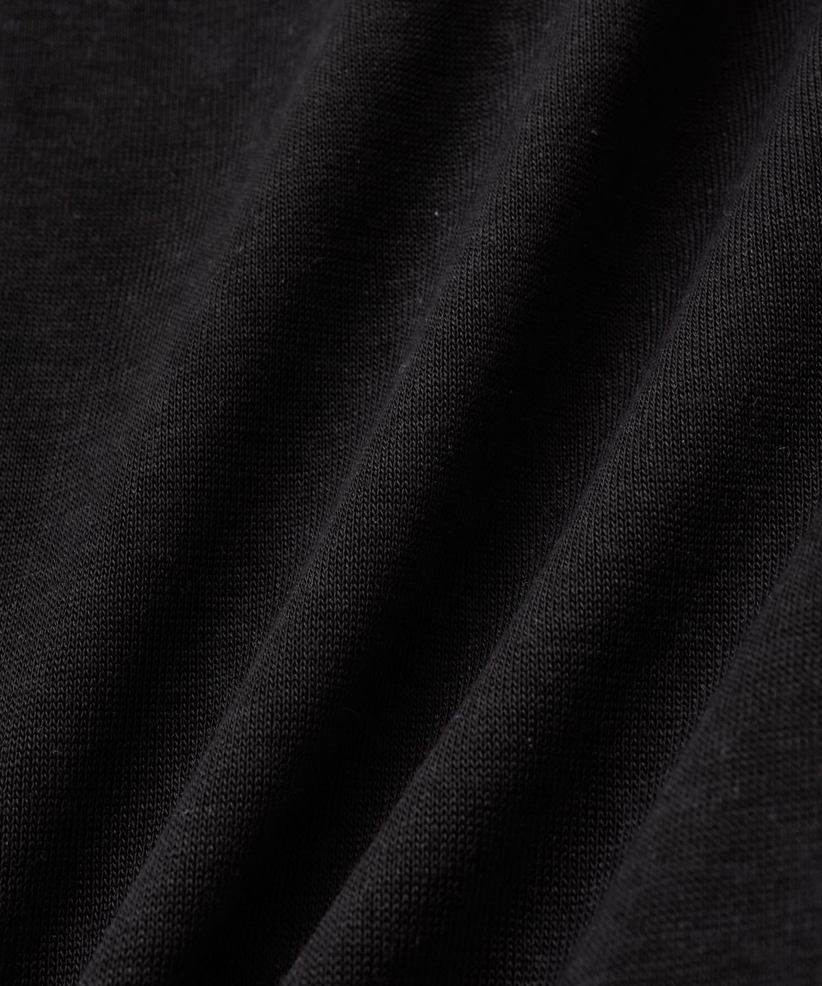노이어 포 우먼(NOIRER FOR WOMAN) 실키 카울 슬리브리스 (블랙)