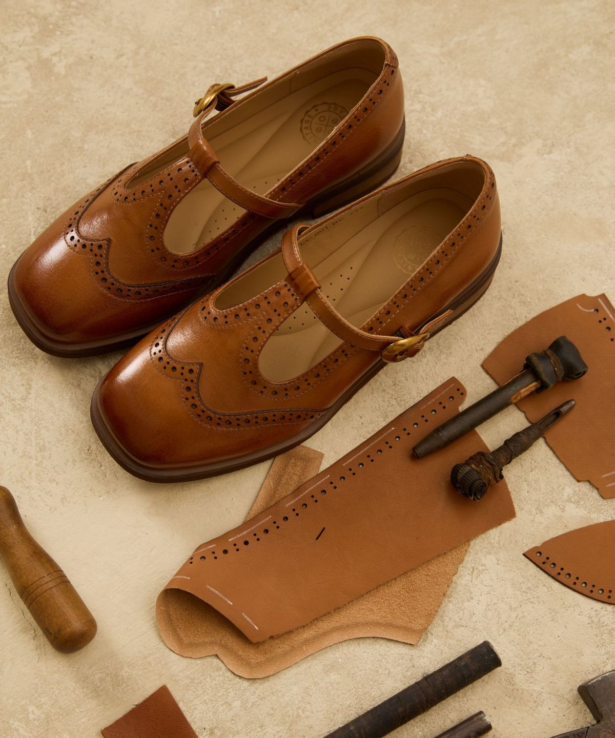 에코에(ECOE) e.c.o.e Vintage Heritage Signature Classic loafer - Natural Beige