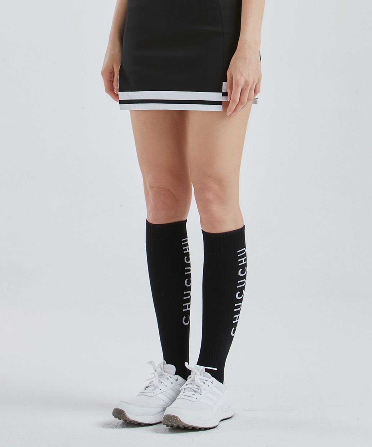 츄쿠츄(CHUCUCHU) 로고 크루 니삭스 (BLACK) CBFSS-NSC001W