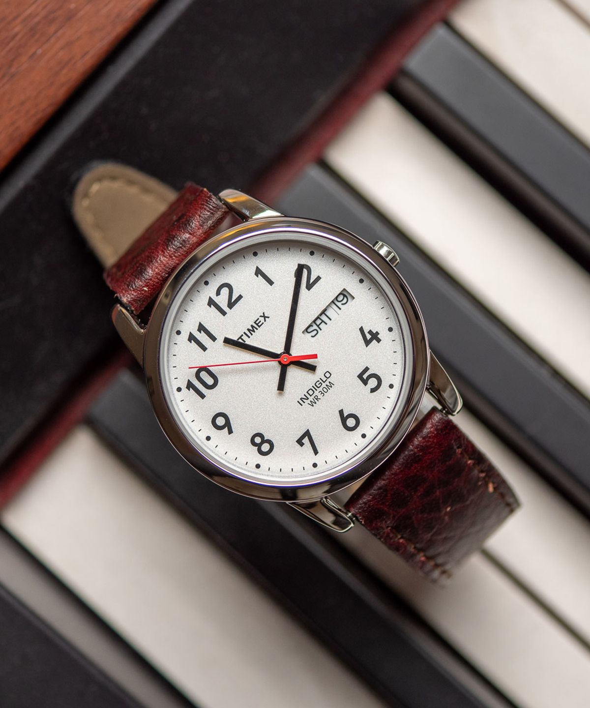 타이맥스(TIMEX) 이지리더 데이데이트 브라운 가죽스트랩 손목시계 35mm