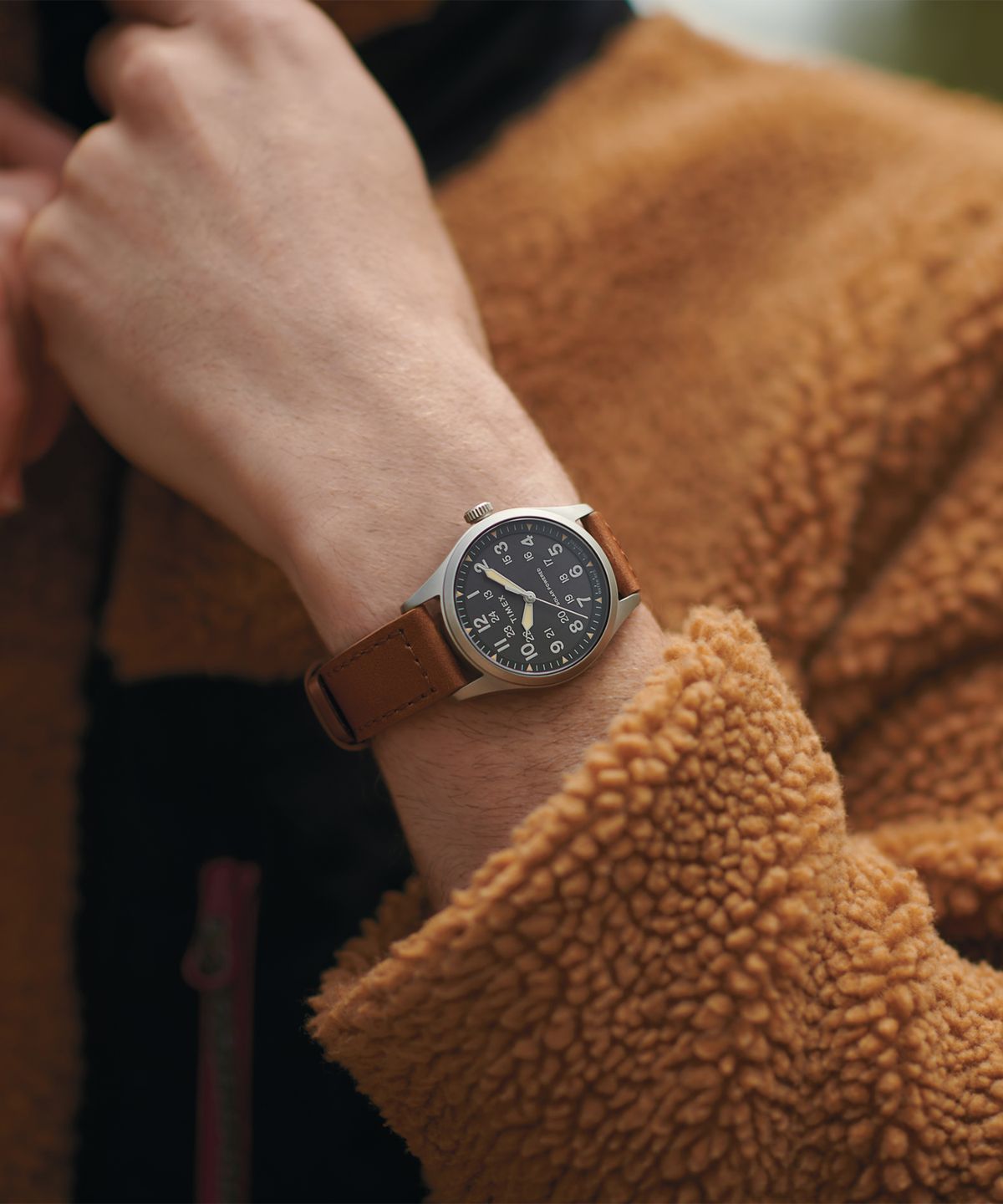 타이맥스(TIMEX) 익스페디션 필드워치 태양광 충전 가죽시계 36mm