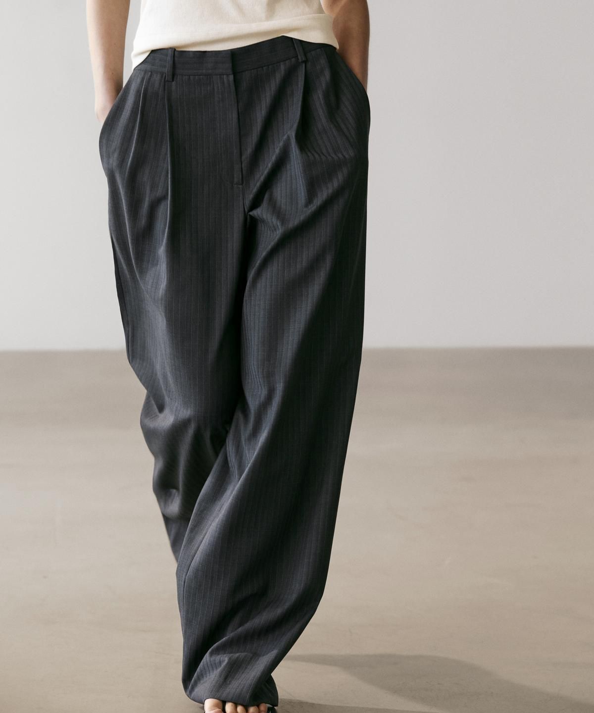 마시모두띠(MASSIMO DUTTI) Pinstripe cool wool blend suit pants