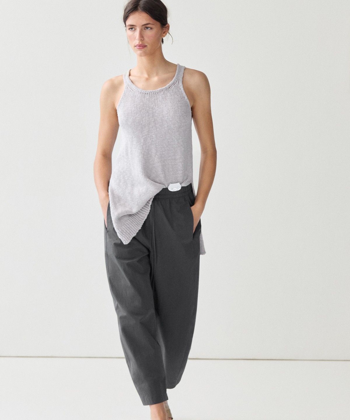 마시모두띠(MASSIMO DUTTI) 크롭 테크니컬 배럴 팬츠