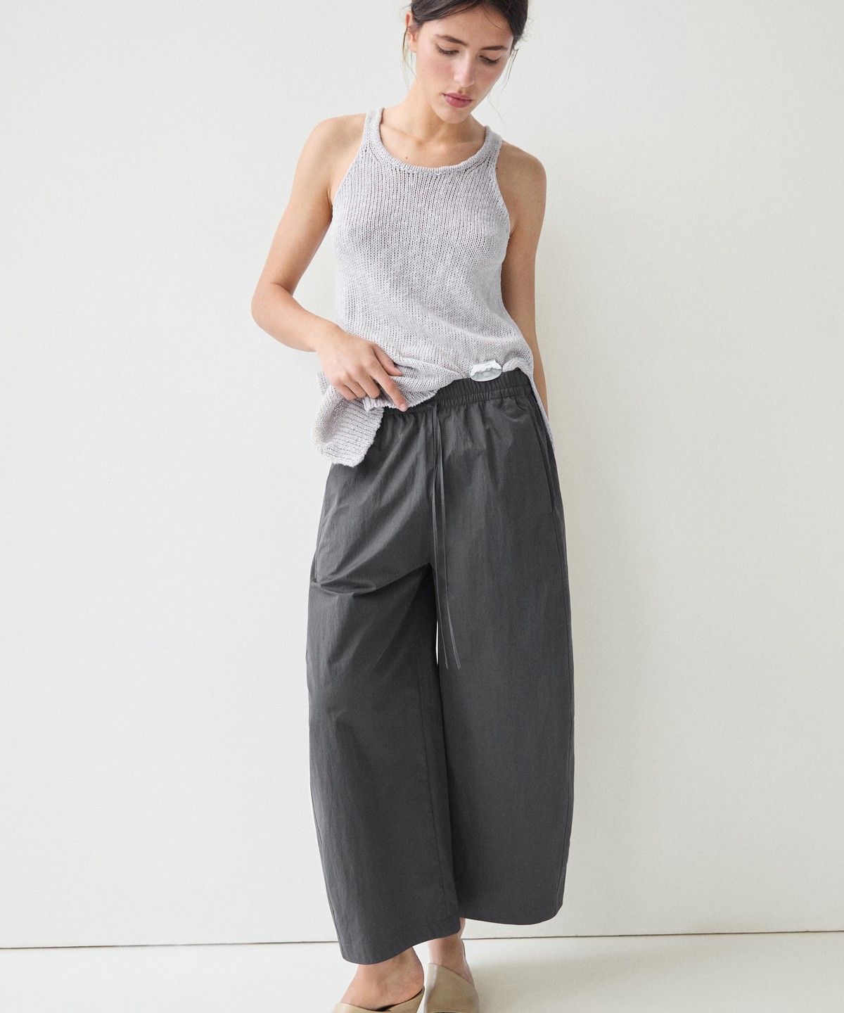 마시모두띠(MASSIMO DUTTI) 크롭 테크니컬 배럴 팬츠