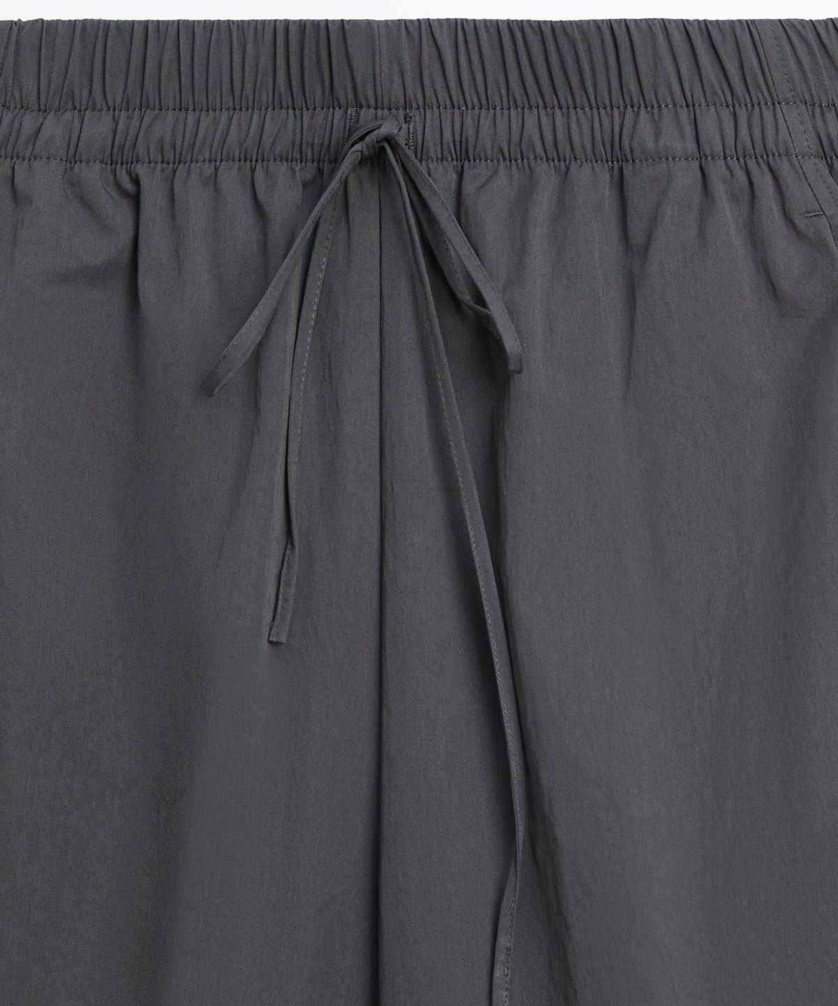 마시모두띠(MASSIMO DUTTI) 크롭 테크니컬 배럴 팬츠