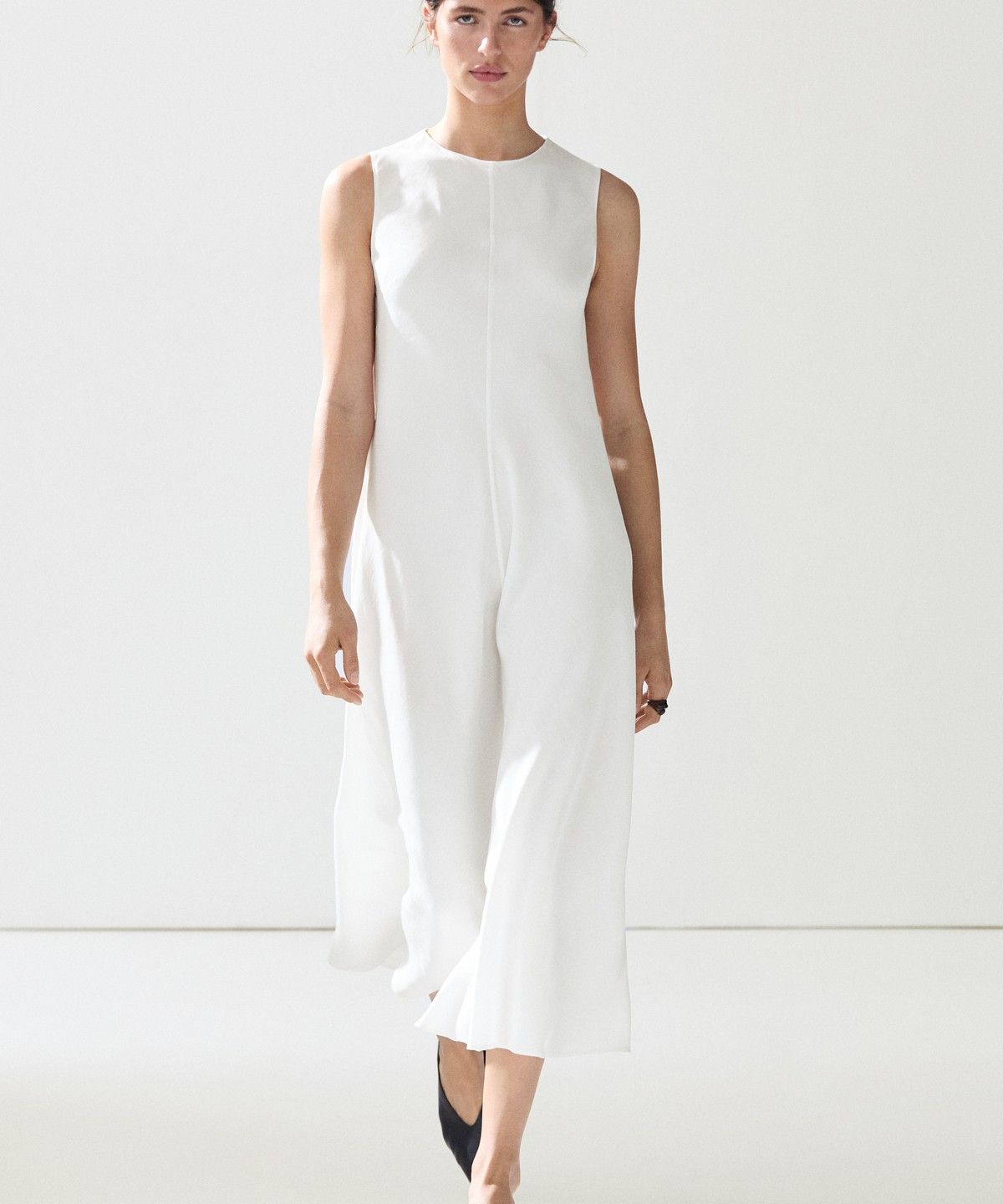 마시모두띠(MASSIMO DUTTI) 린넨 블렌드 플루이드 미디 드레스