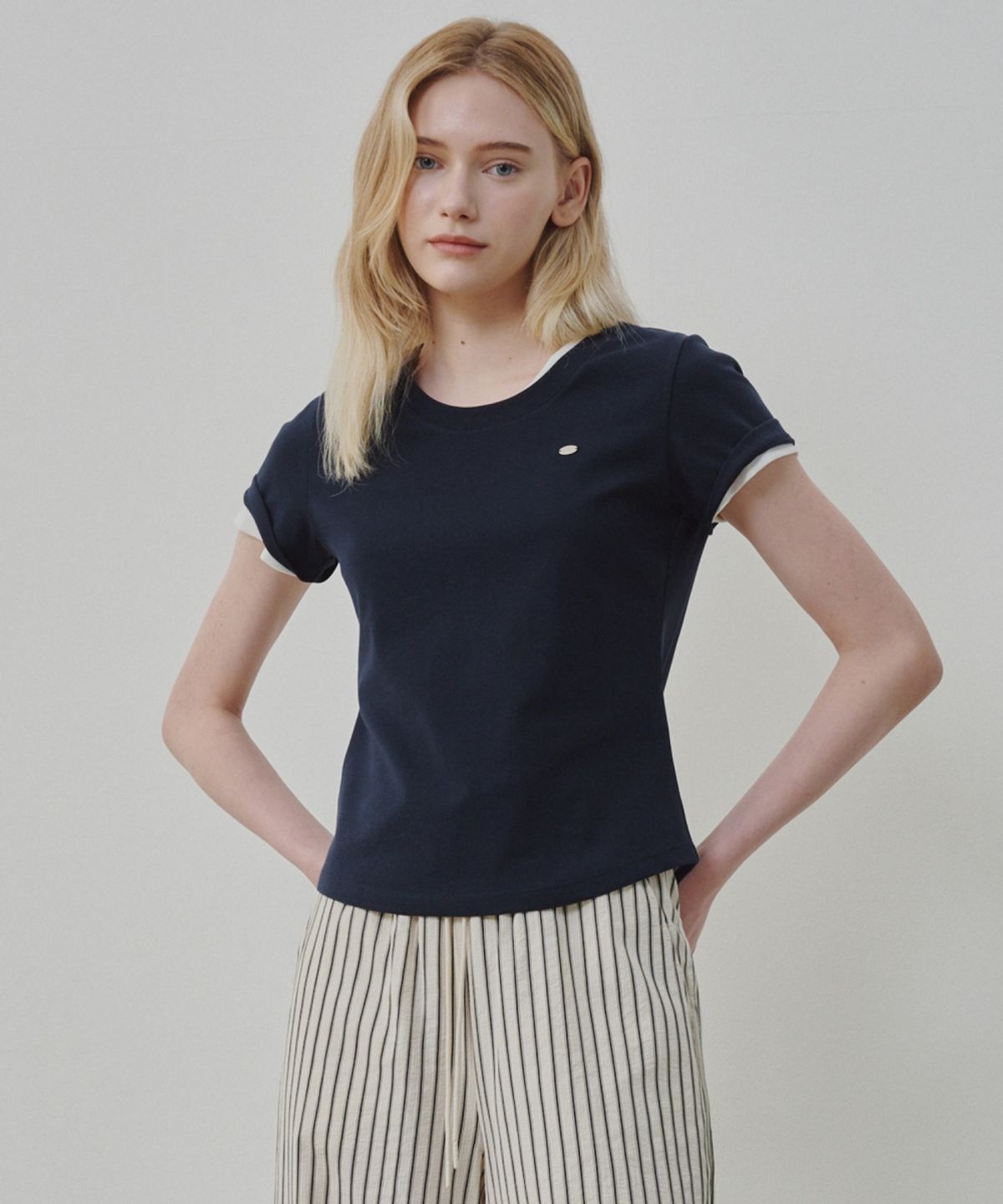 올리브 데 올리브(OLIVE DES OLIVE) 햄라인 로고장식 베이직TS OW6ME6180