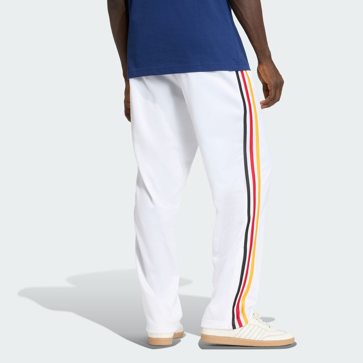 아디다스(ADIDAS) 파이어버드 트랙 팬츠 - 화이트:골드:레드 / KD3833