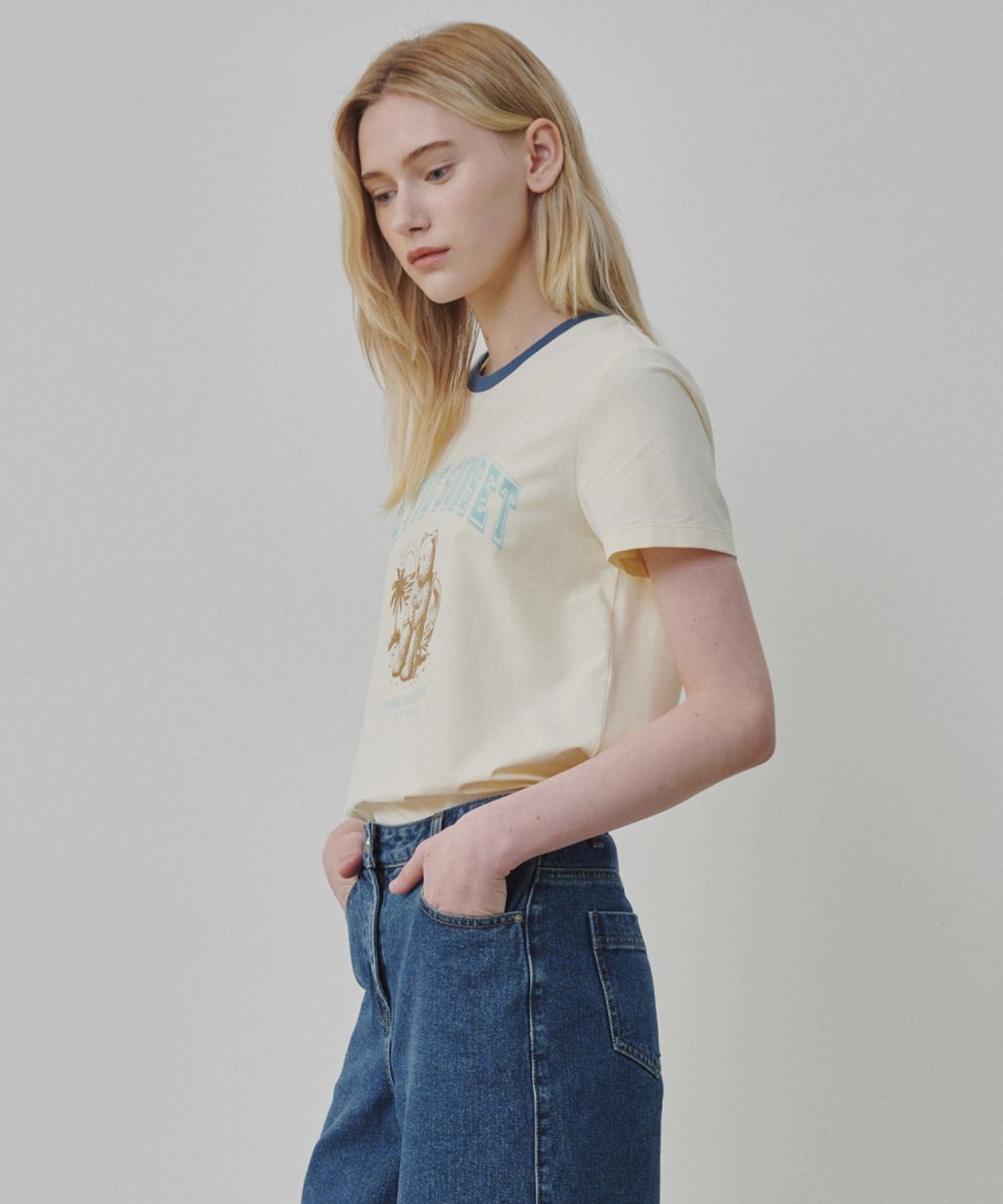 올리브 데 올리브(OLIVE DES OLIVE) 립배색 선셋베어프린팅티셔츠 OW6ME4630