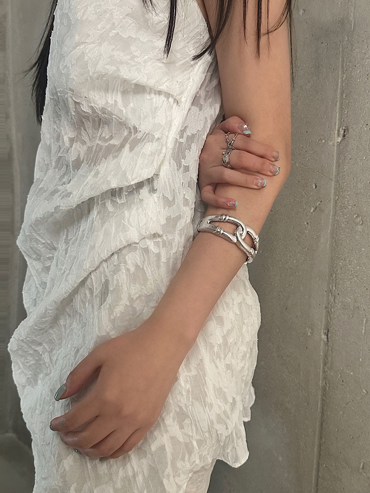 아포엠(APOEM) Soft Orbit Bangle