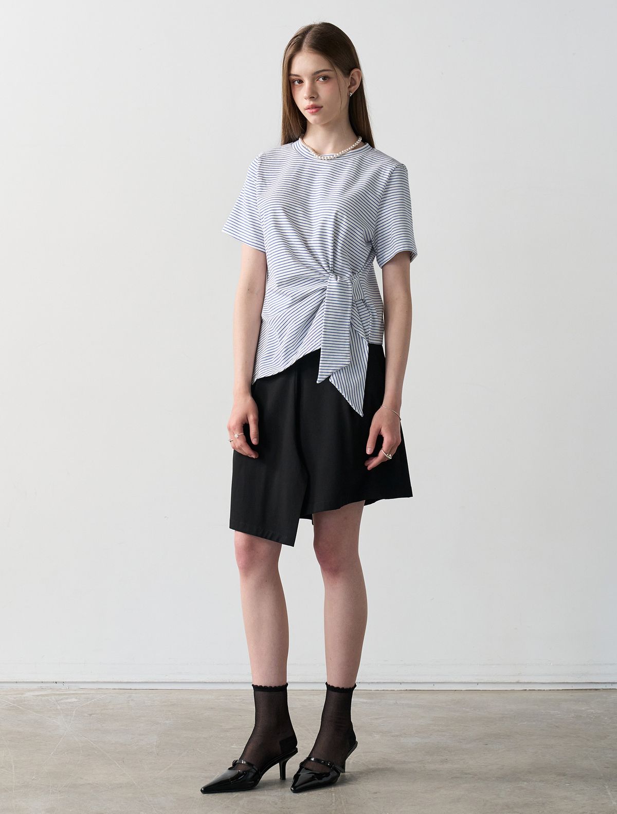 르이엘(LE YIEL) Asymmetric Stripe T-Shirt_Blue 비대칭 스트라이프 티셔츠_블루