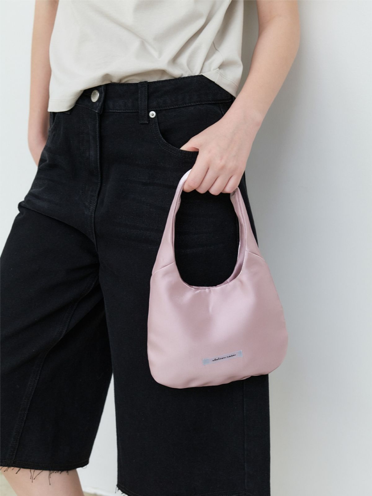 아틀리에 나인(ATELIER NAIN) SATIN ROUND SHOULDER BAG MINI (B-2477)