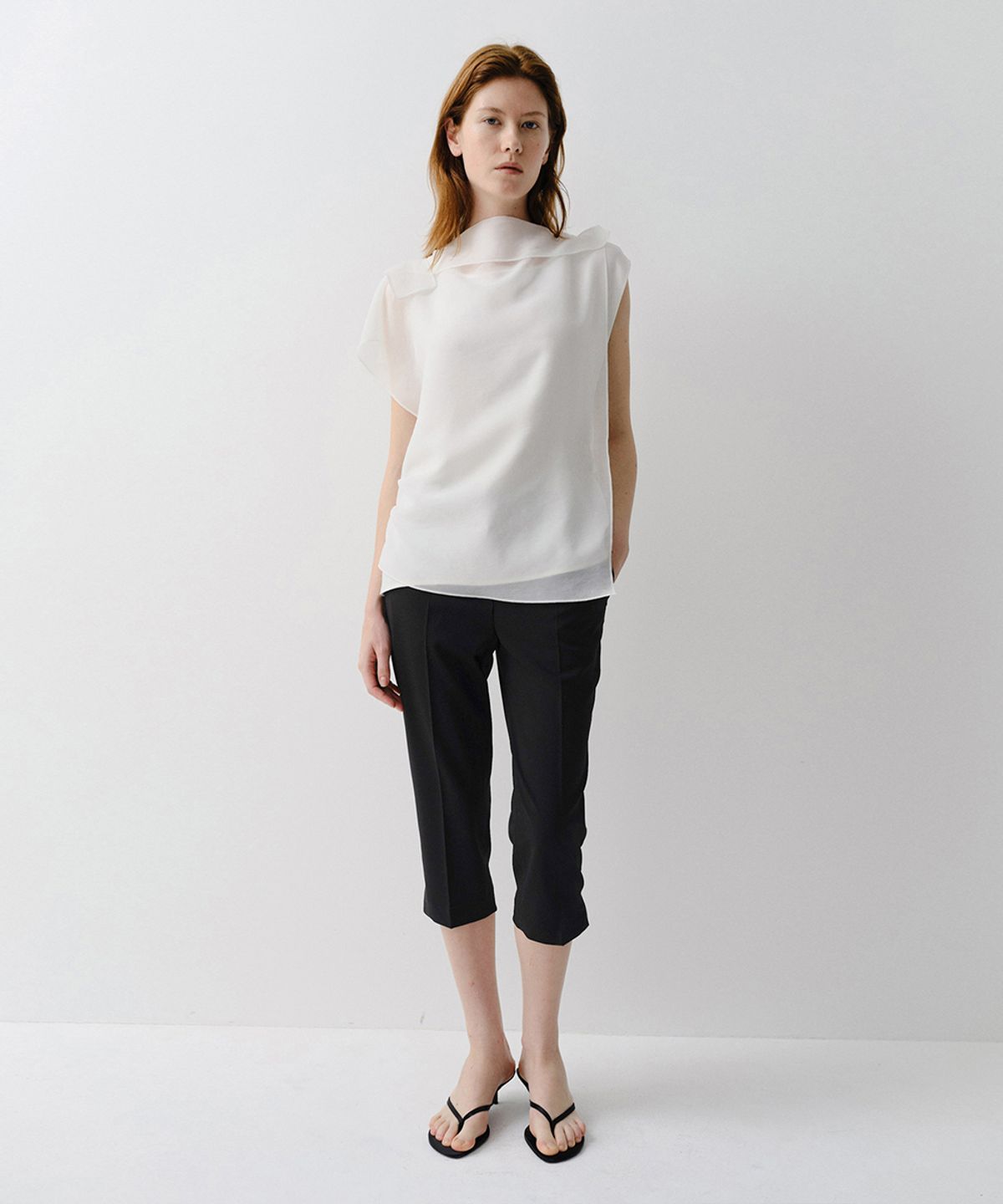 이아(EAAH) RUTH DRAPE LAYERED BLOUSE (IVORY)