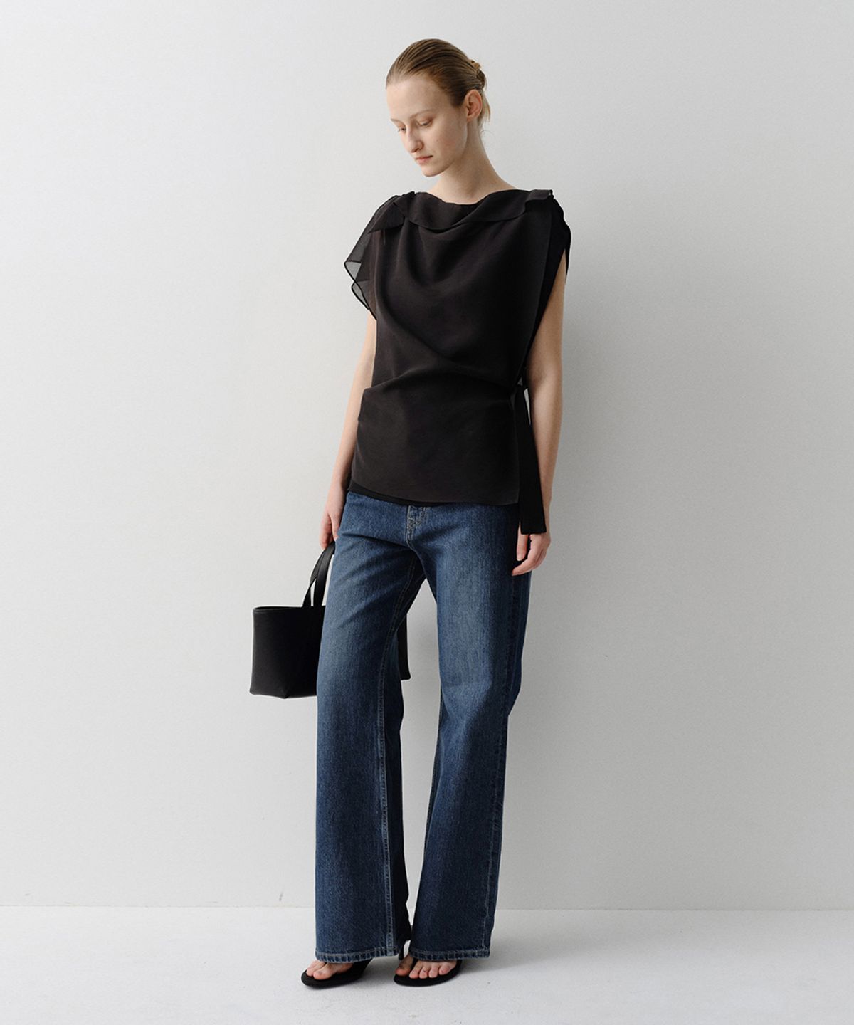 이아(EAAH) RUTH DRAPE LAYERED BLOUSE (BLACK)