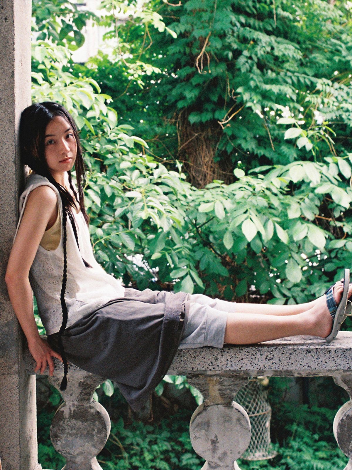 익스파이어드걸(EXPIRED GIRL) Mia Sleeveless Hoodie Ivory