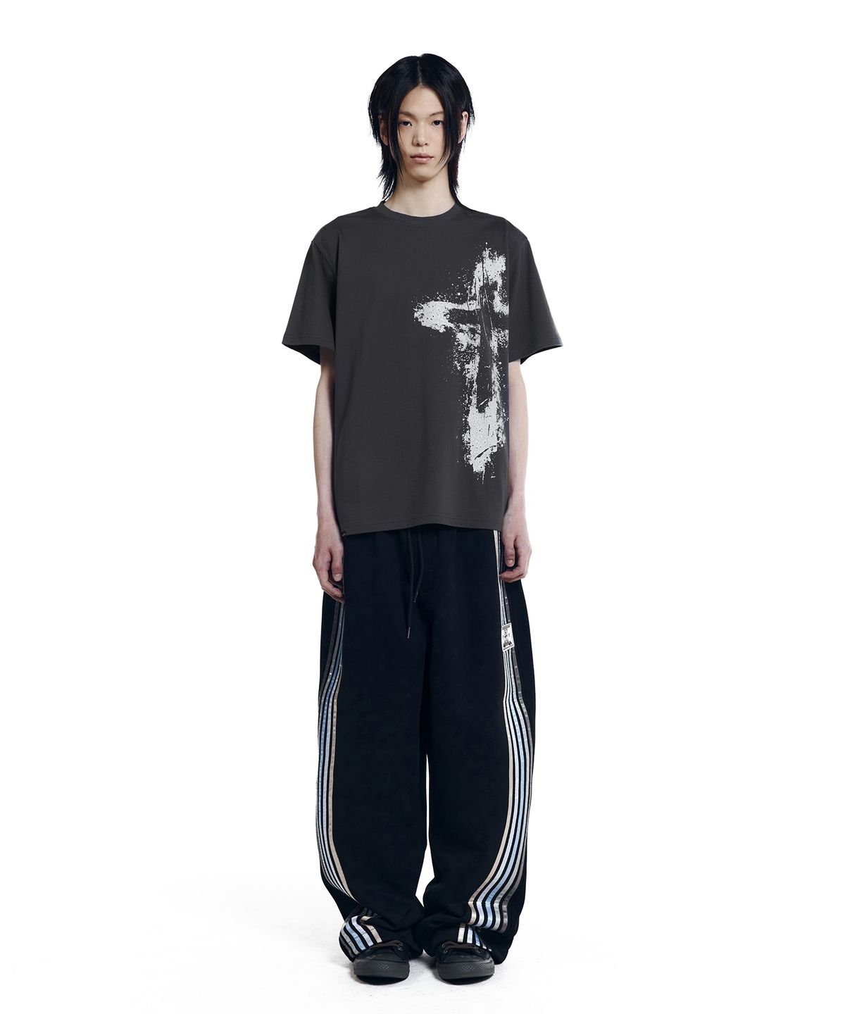 아캄(AAKAM) Line Taped Track Pants (Black)