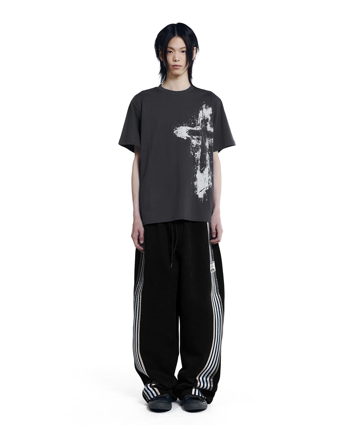 아캄(AAKAM) Line Taped Track Pants (Black)