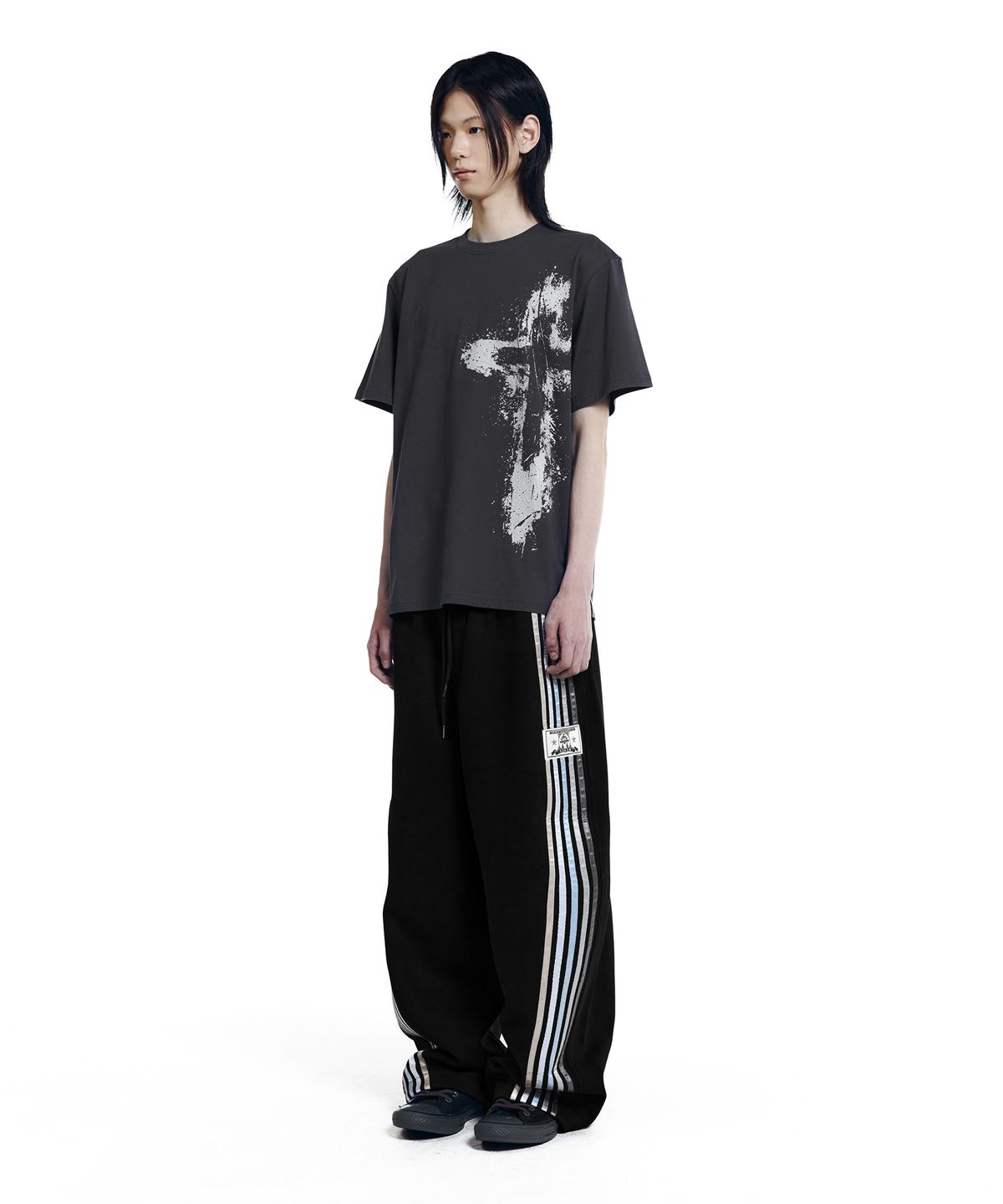 아캄(AAKAM) Line Taped Track Pants (Black)
