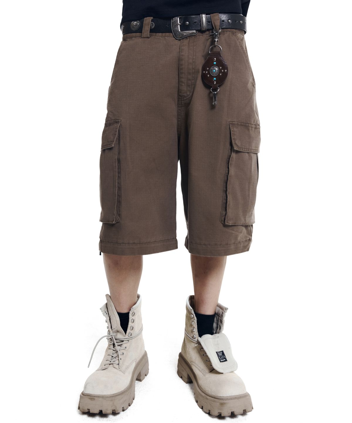 아캄(AAKAM) Patch Cargo Bermuda Pants (Brown)