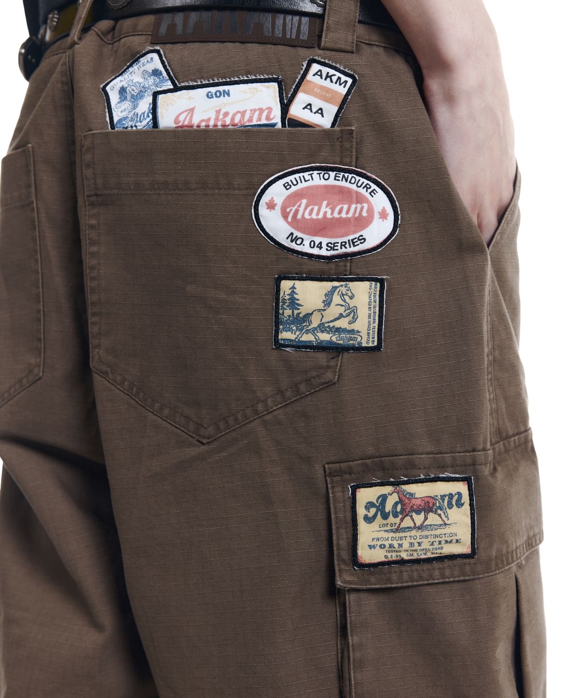 아캄(AAKAM) Patch Cargo Bermuda Pants (Brown)