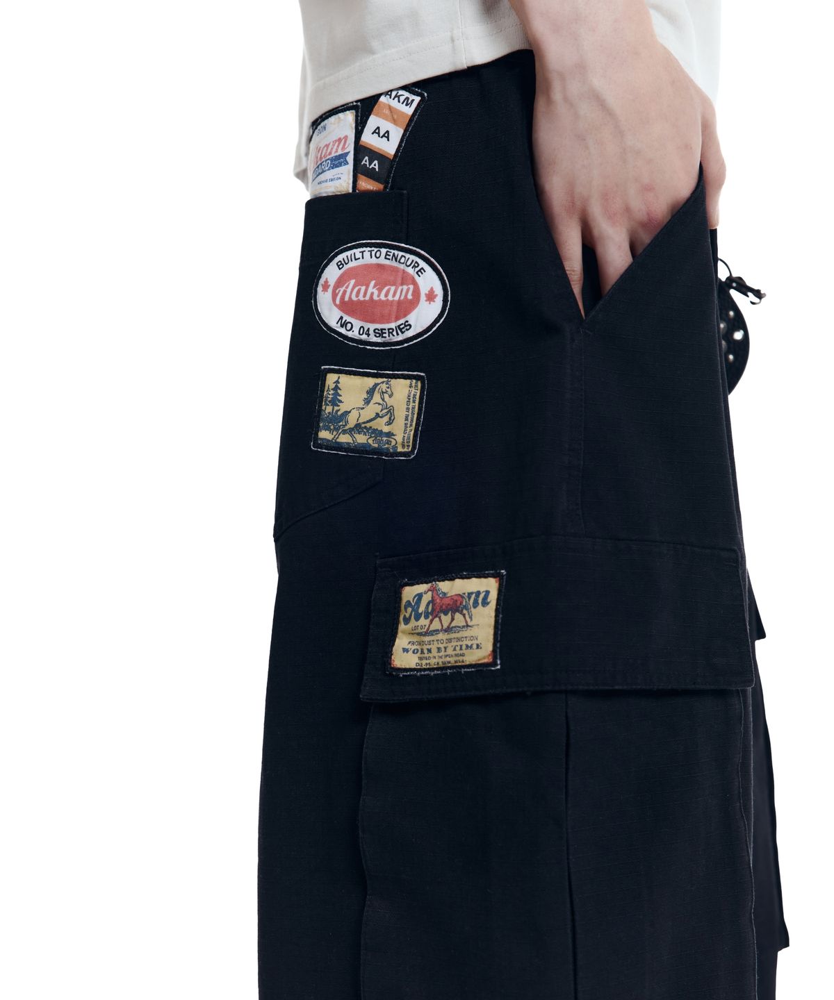 아캄(AAKAM) Patch Cargo Bermuda Pants (Black)