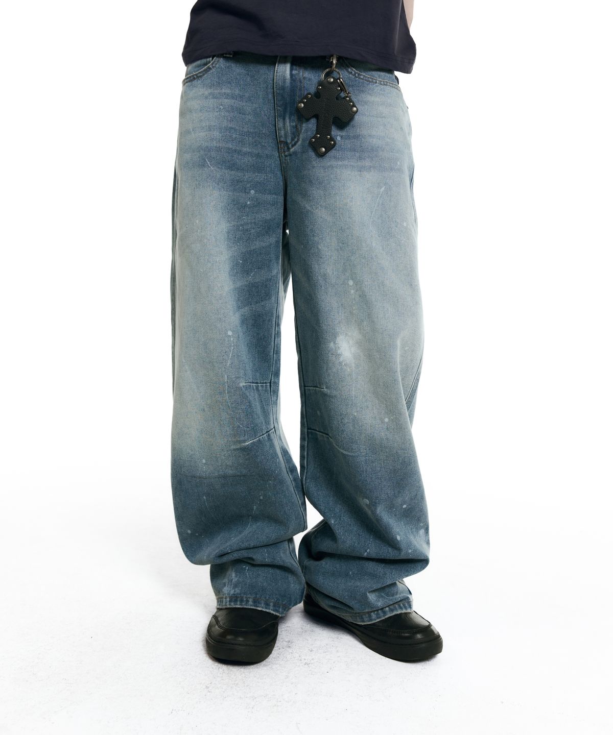 아캄(AAKAM) Splatter Painted Denim Pants (Sky Blue)