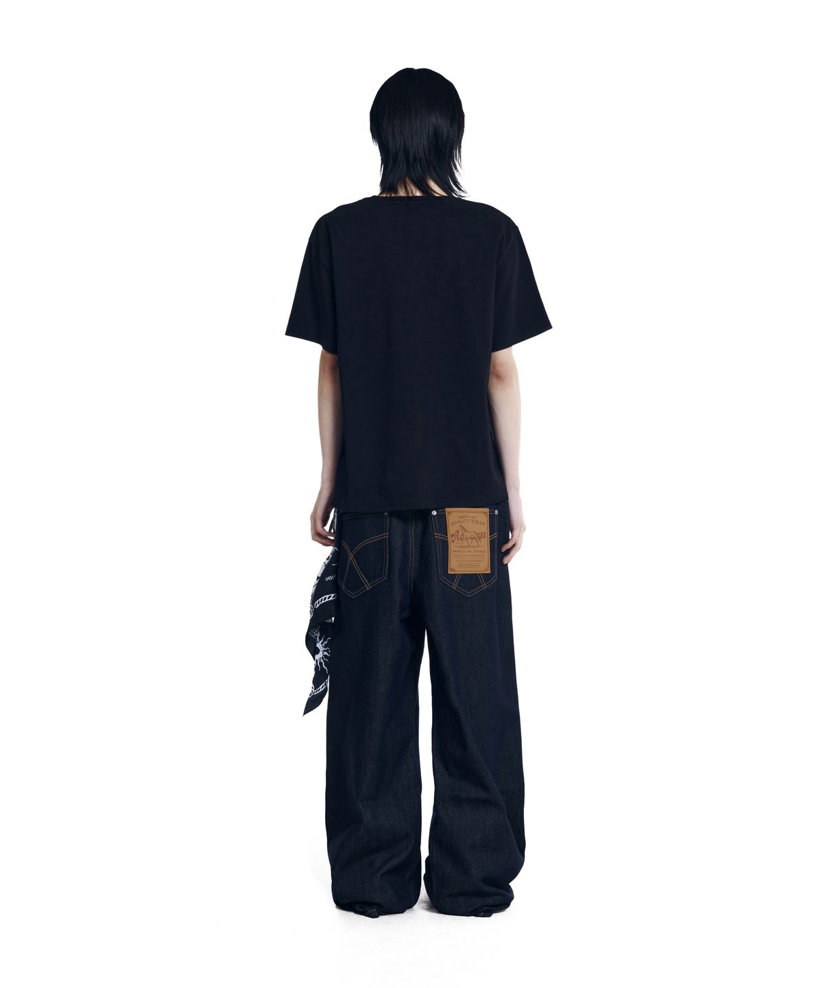 아캄(AAKAM) Leather Label Denim Pants (Blue)