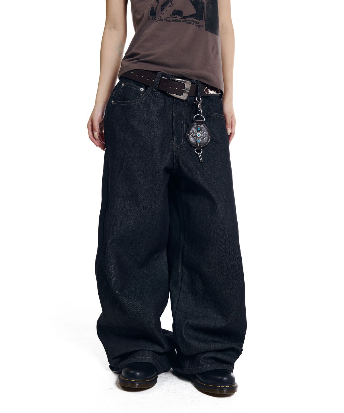 아캄(AAKAM) Leather Label Denim Pants (Black)