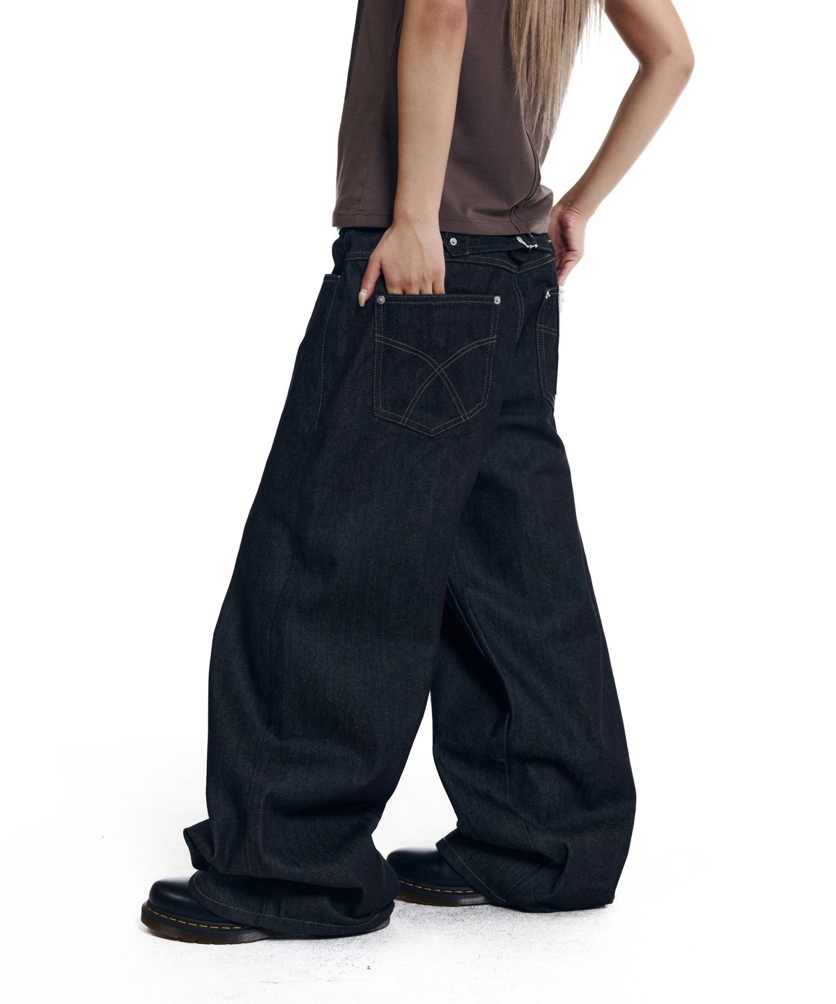아캄(AAKAM) Leather Label Denim Pants (Black)