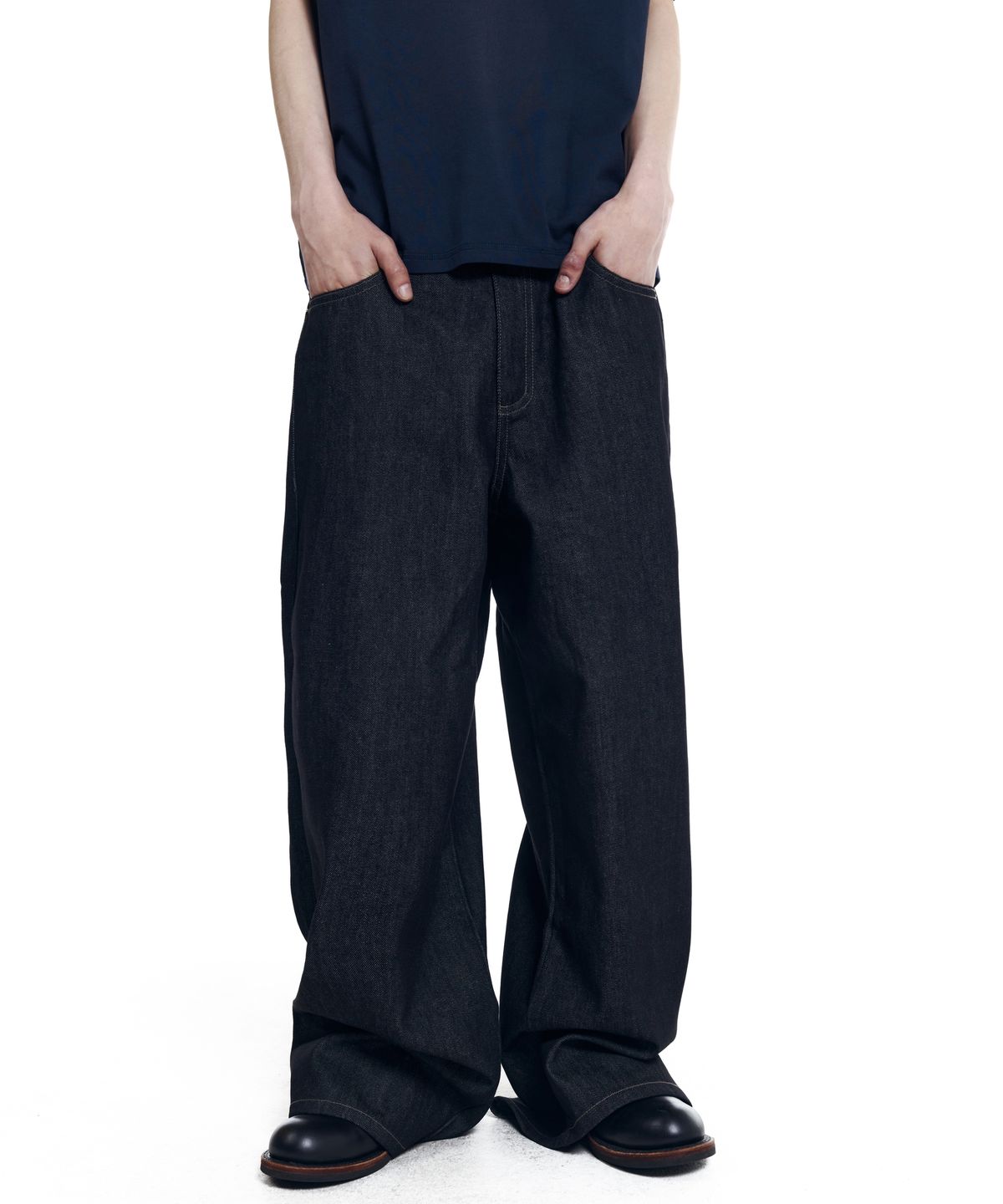 아캄(AAKAM) Leather Label Denim Pants (Black)