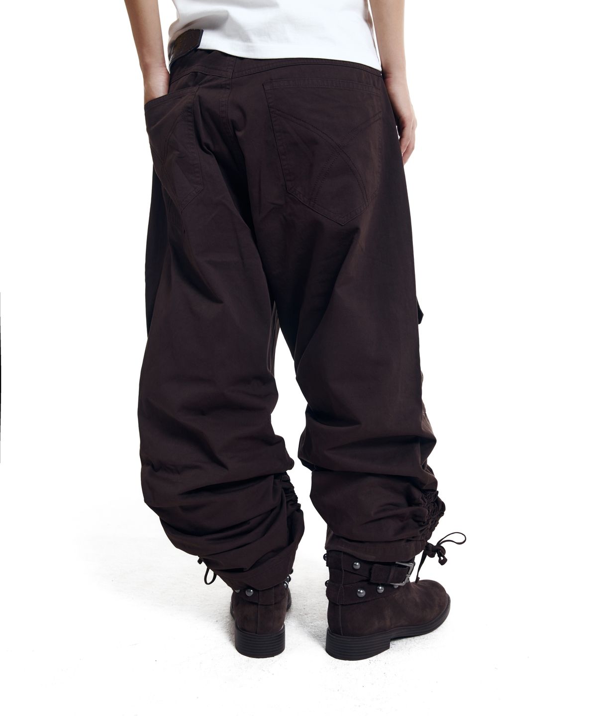 아캄(AAKAM) Shirring Utility Cargo Pants (Brown)